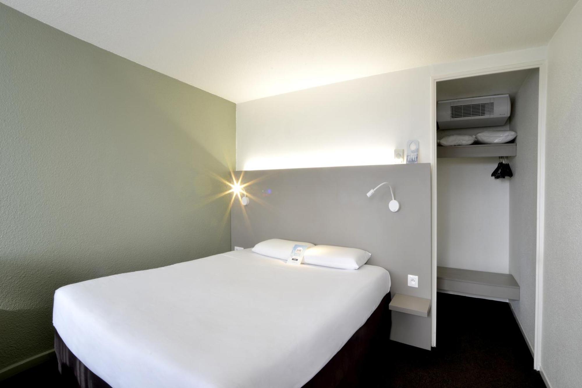Kyriad Annecy Nord - Epagny Epagny Metz-Tessy Exterior photo